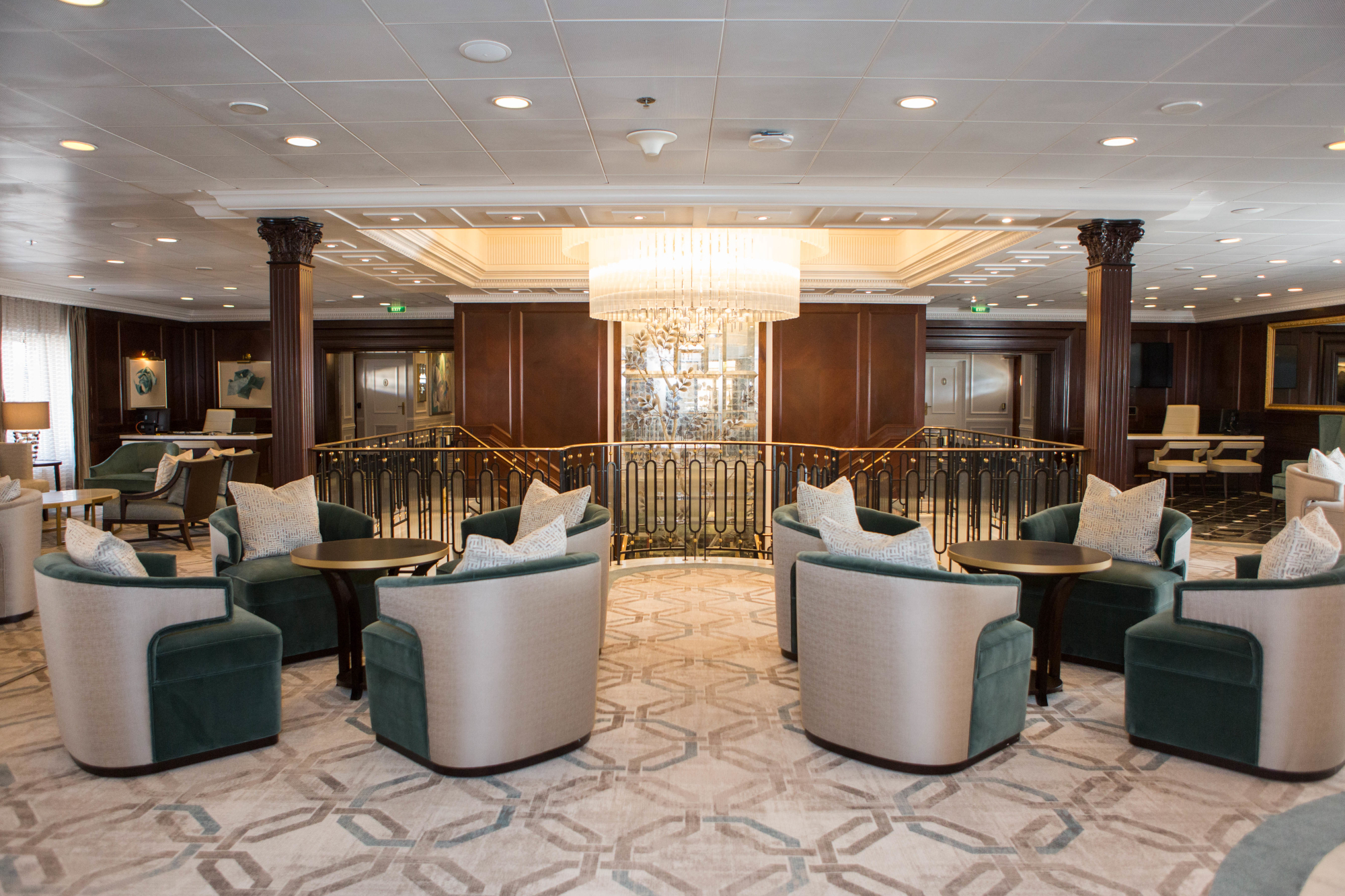 MyCruise Oceania-Cruises Oceania-Insignia Offentlige-arealer Barer-lounger-atrium6